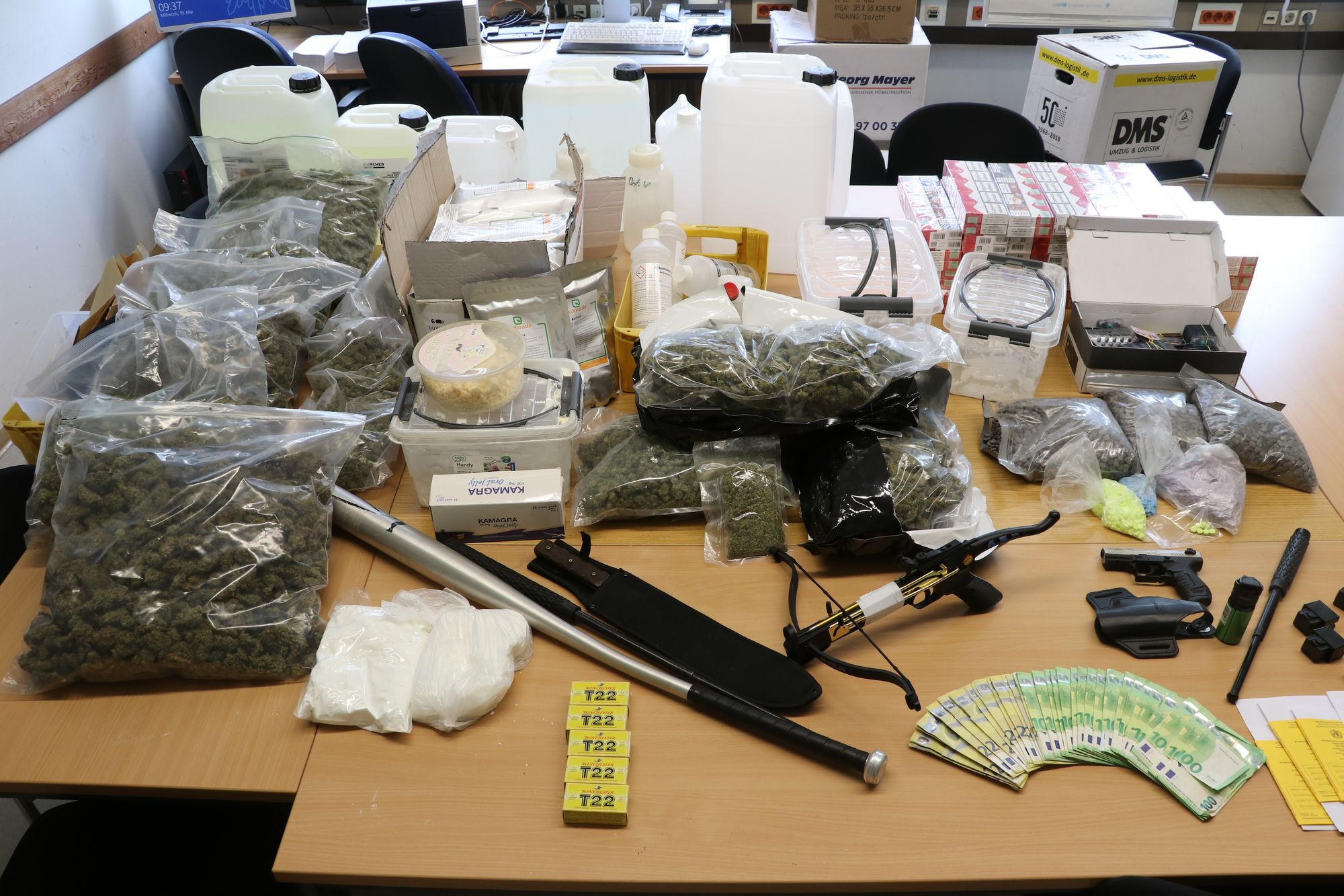 Nordrhein-Westfalen: Polizei hebt Drogenküche aus