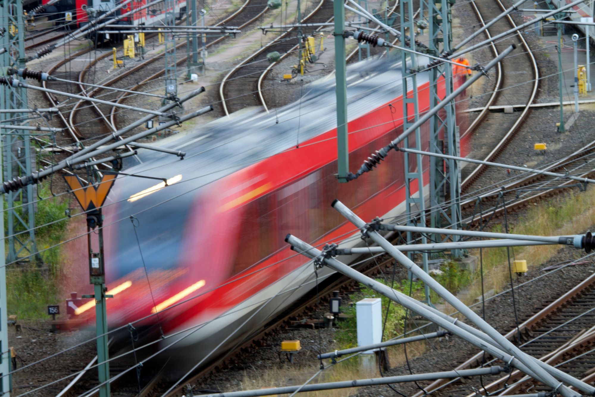Nordrhein-Westfalen: Zug rammt Auto