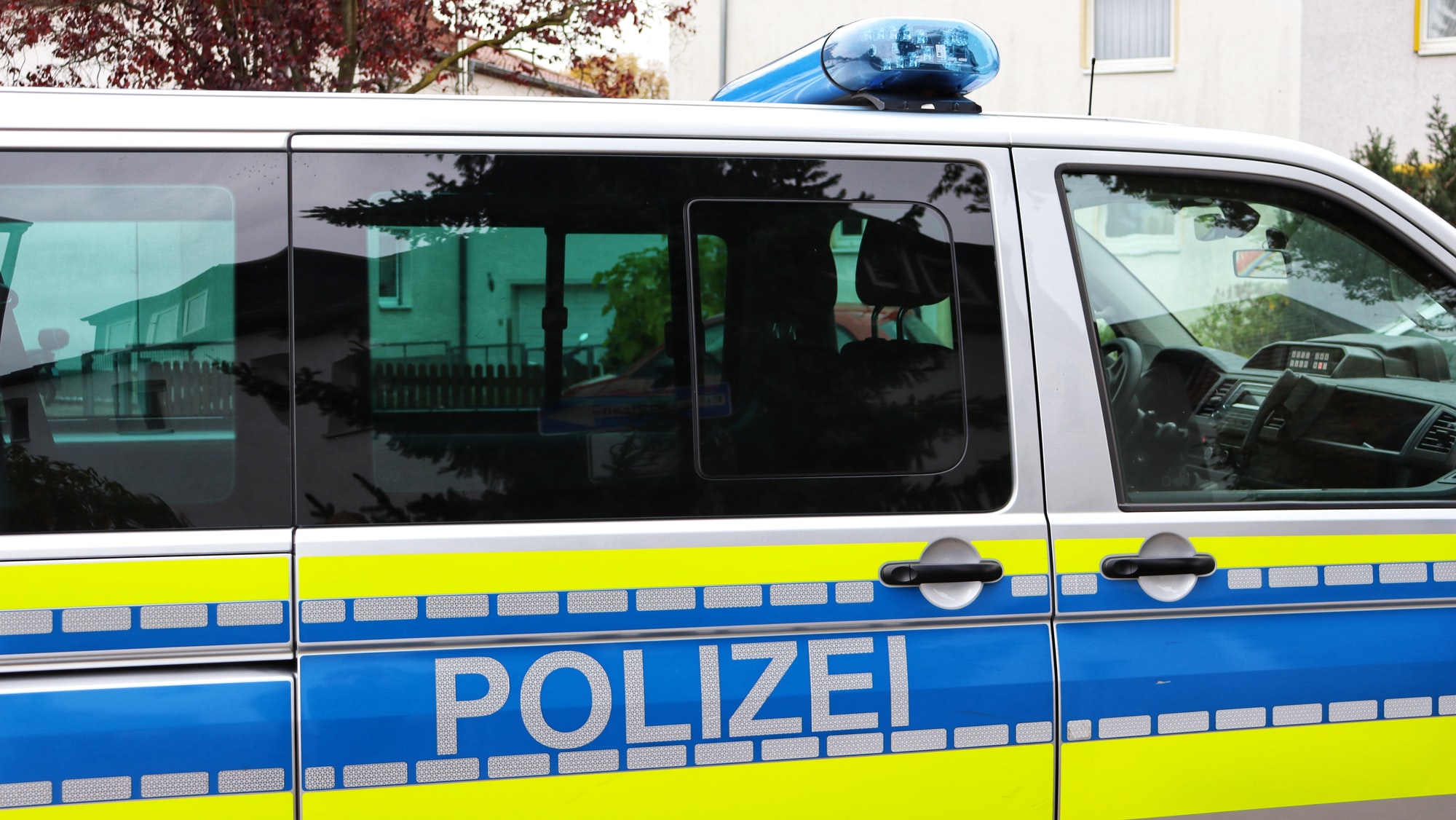 Polizei muss eingreifen: Vorverkauf um Swatch und Omega Kultuhr eskaliert total