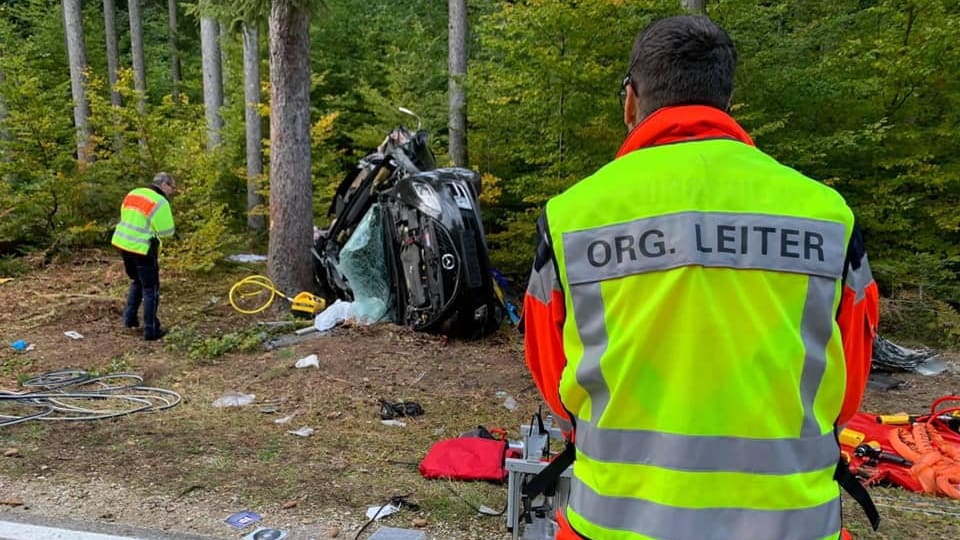 Polizeimeldung: Verkehrsunfall mit zwei tödlich verletzten Personen im Schwarzwald