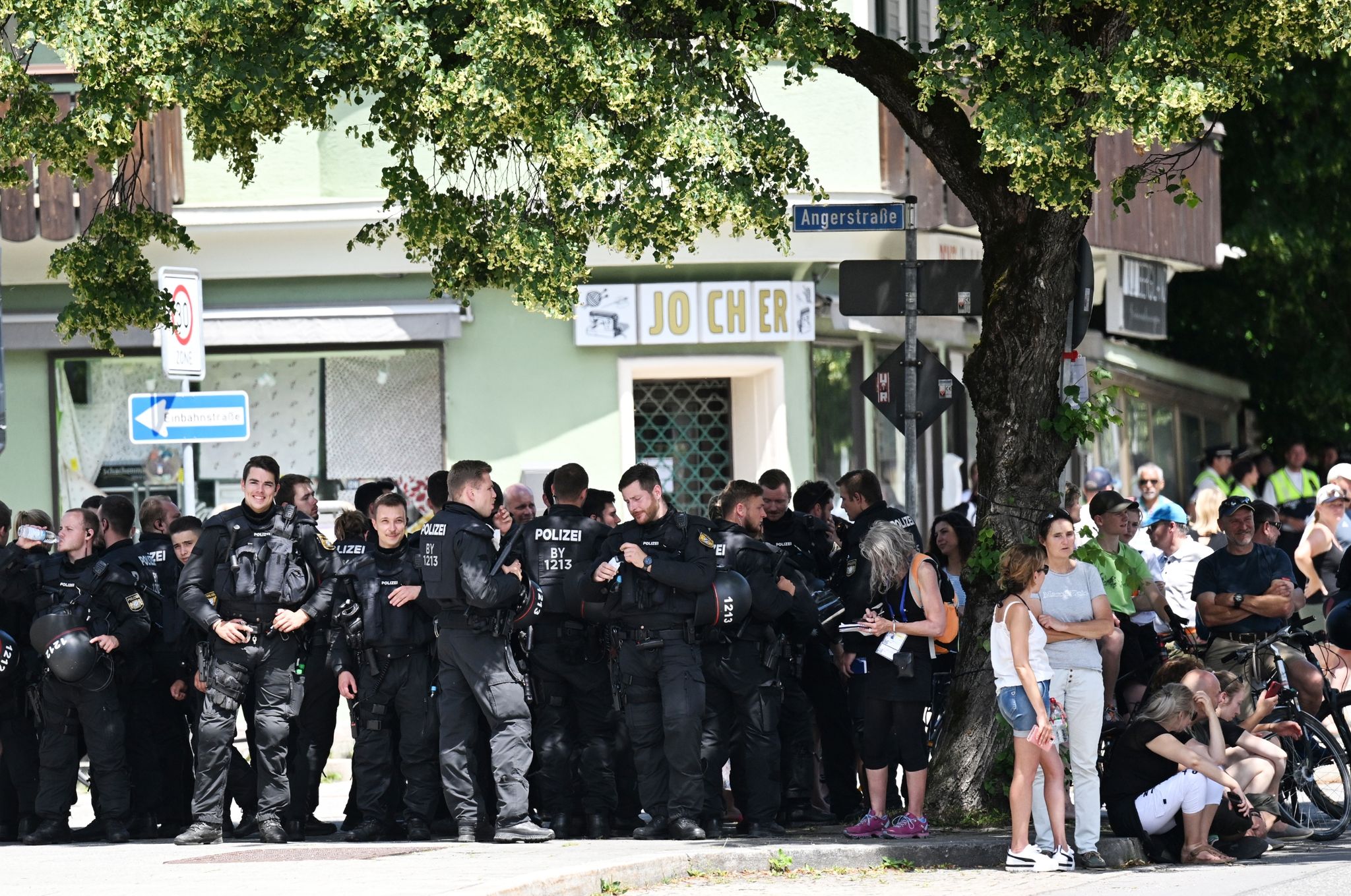 München ist nicht Hamburg – Gründe für ruhigen G7-Demo-Start