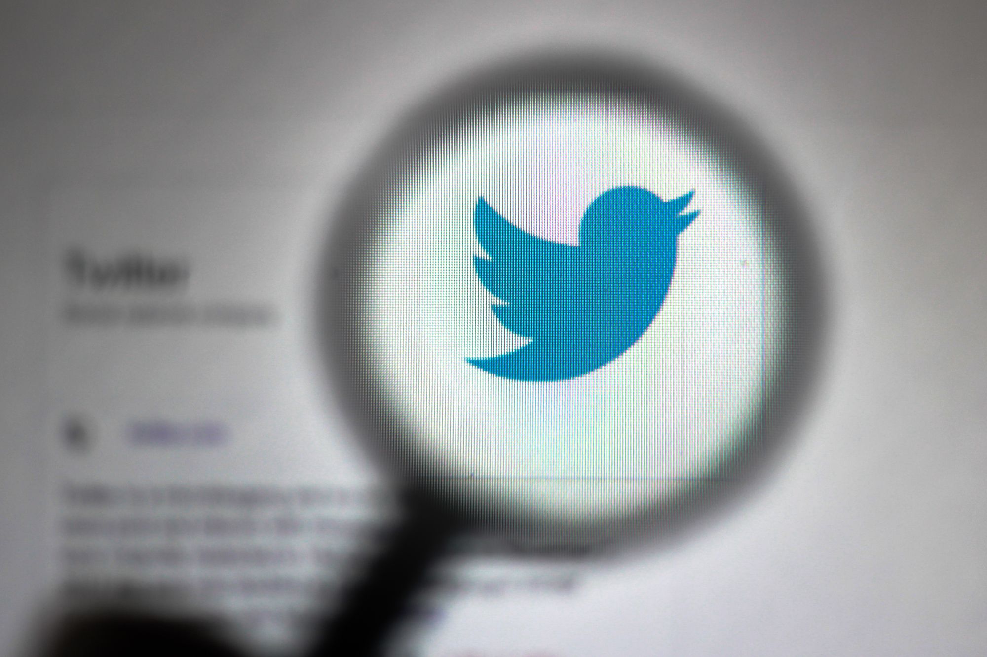 Professor verschiebt Prüfung wegen COVID, Scheidung & Schussverletzung