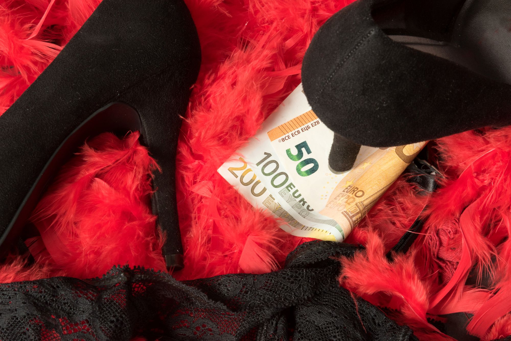 Regensburg: Corona-Swinger im Biergarten