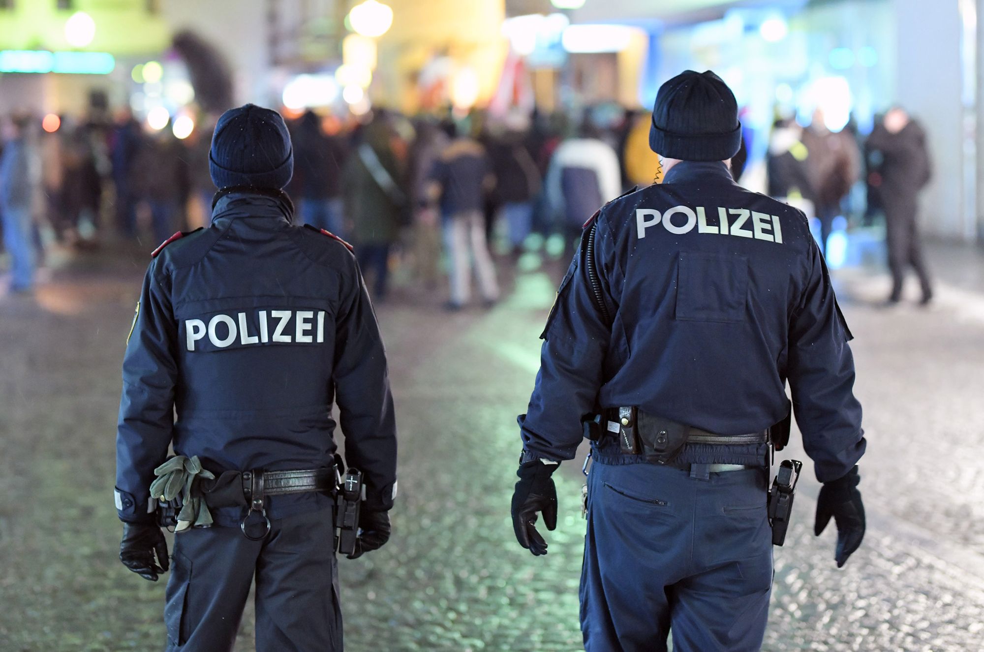 SPD-Politiker droht mit „Waffengewalt“ auf Corona-Demos