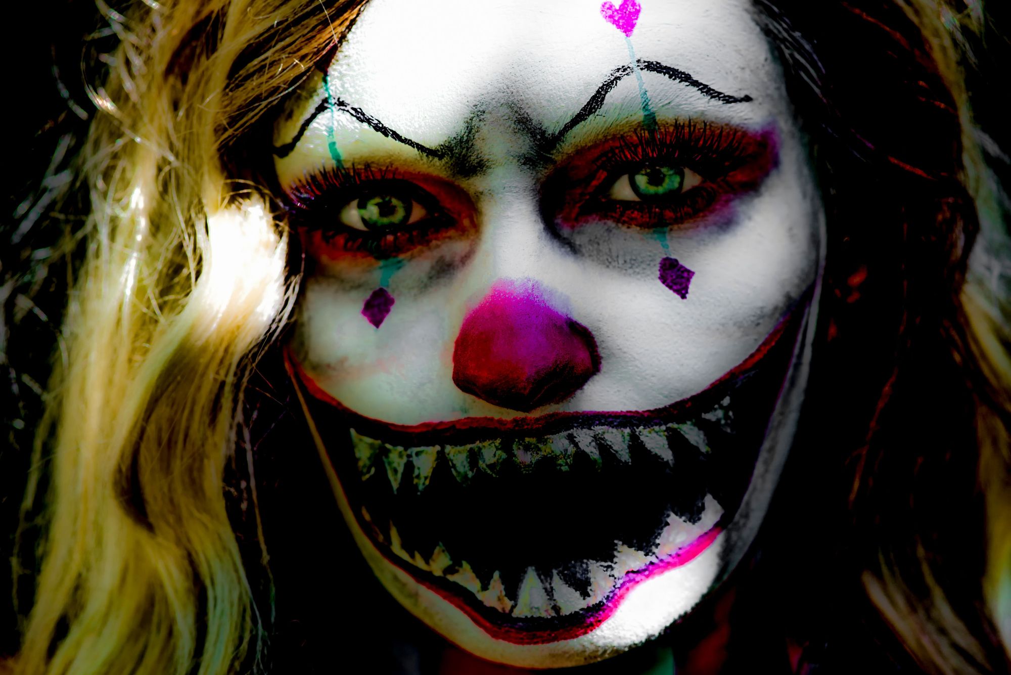 Sachsen: Clownsfrau verfolgt Radler mit Messer