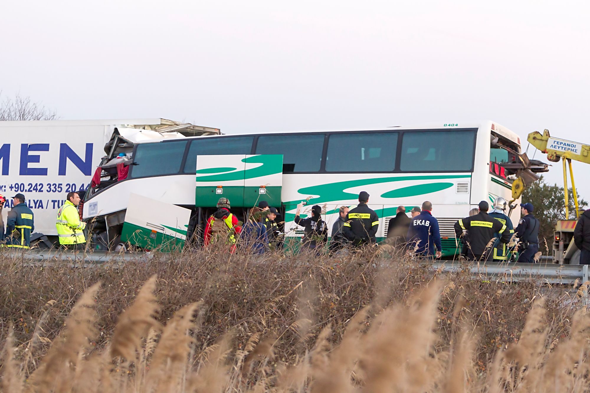 Schwerer Schulbus-Unfall – Viele Opfer