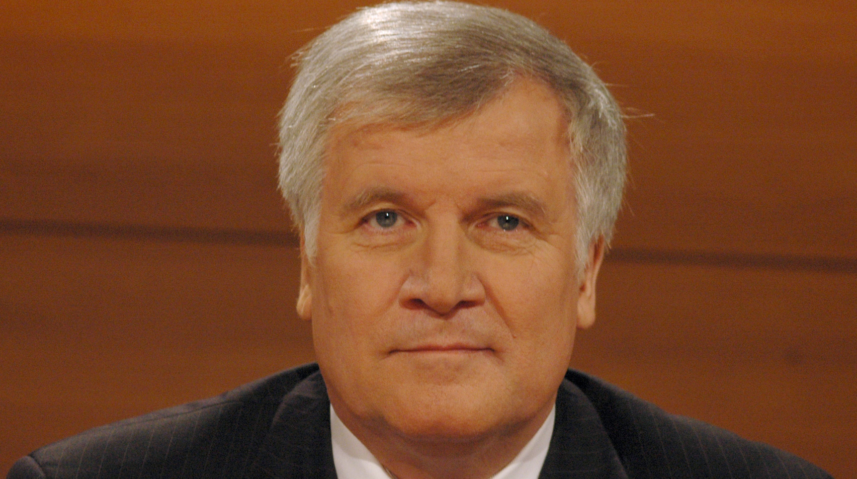 Seehofer erwartet 5 Mio. neue Flüchtlinge