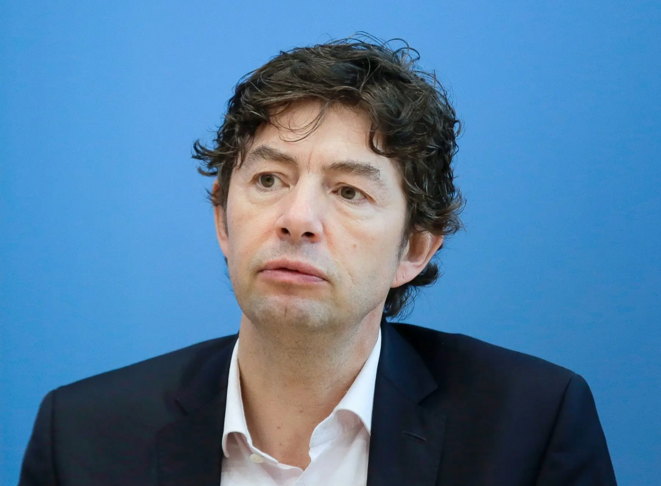 So viel Geld verdient ein Virologe- Ist Christian Drosten reich?