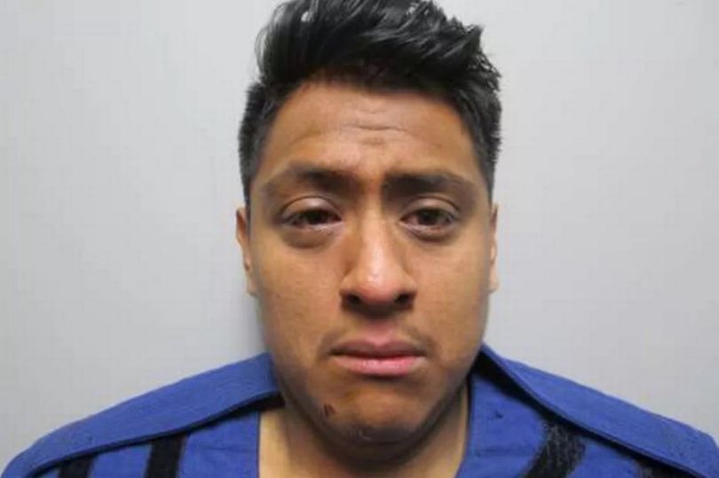 Sohn (23) erschießt Mutter (43) und tanzt mit Schwester um Esstisch