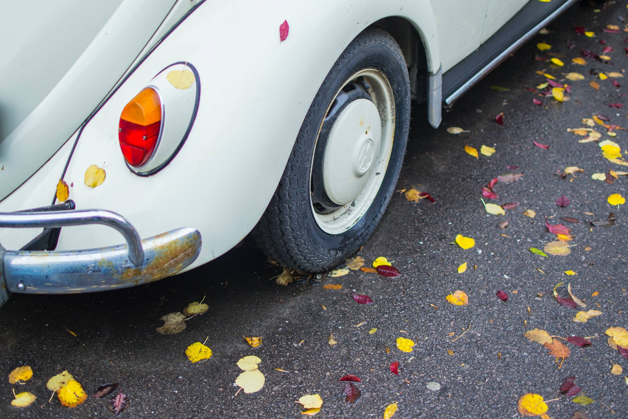 Tödlicher Verkehrsunfall in Greding: Frau stirbt, weil er die Handbremse nicht anzieht!