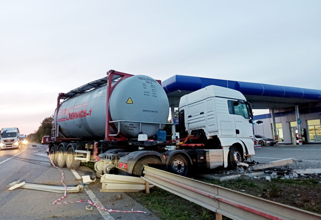 Schwerer Unfall Auf Autobahn - Langer Stau Nach Sperrung - Newsflash24