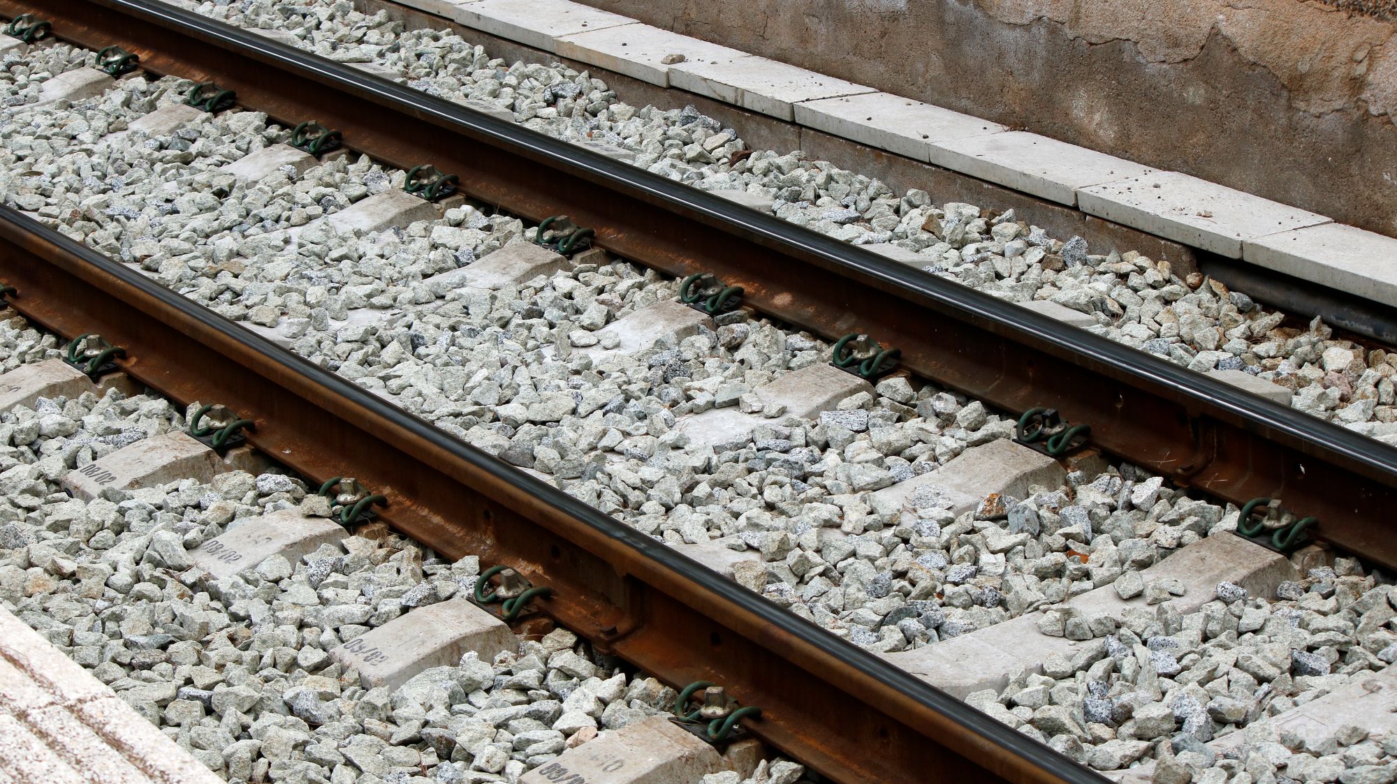 Update: Drama in Waghäusel: Mann in Gleisbett gestoßen und von Zug erfasst