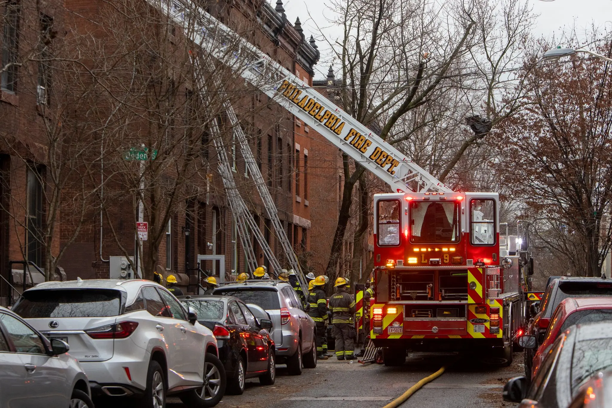 Viele Tote bei Brand in Wohnhaus, darunter 7 Kinder