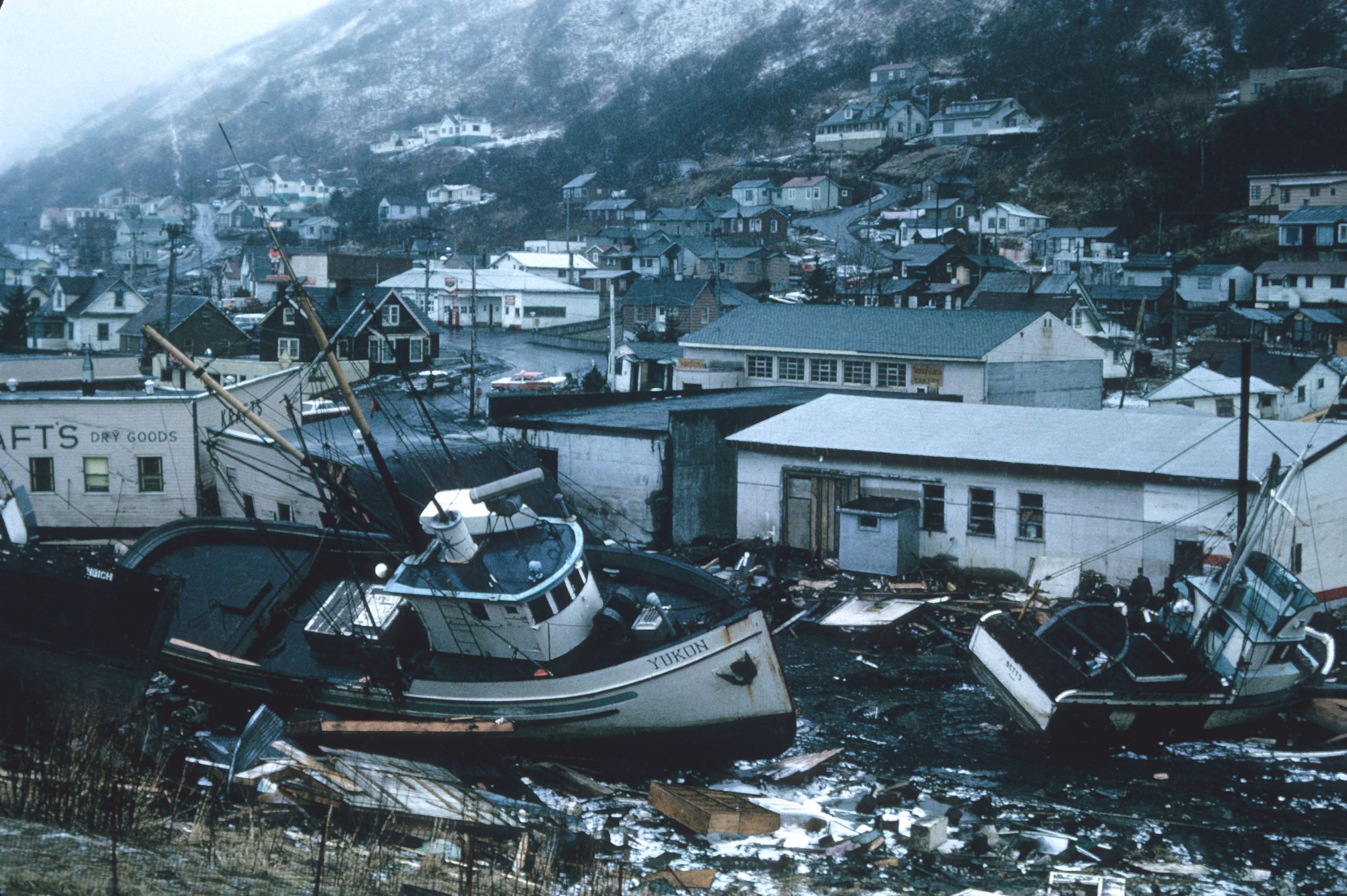 Viele Tote und Verletzte durch Tsunami