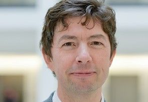 Virologe Drosten warnt vor dritter Welle!