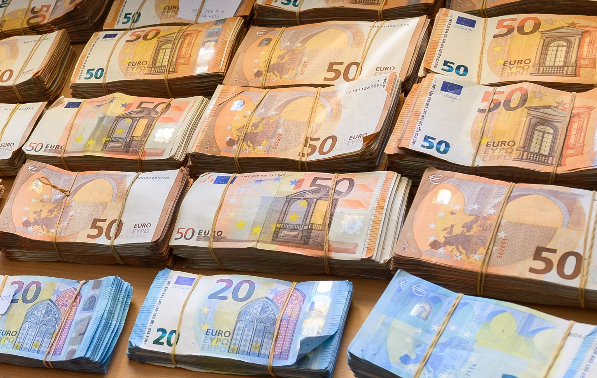Privatvermögen auf Rekordhoch – Reichtum ungleich verteilt