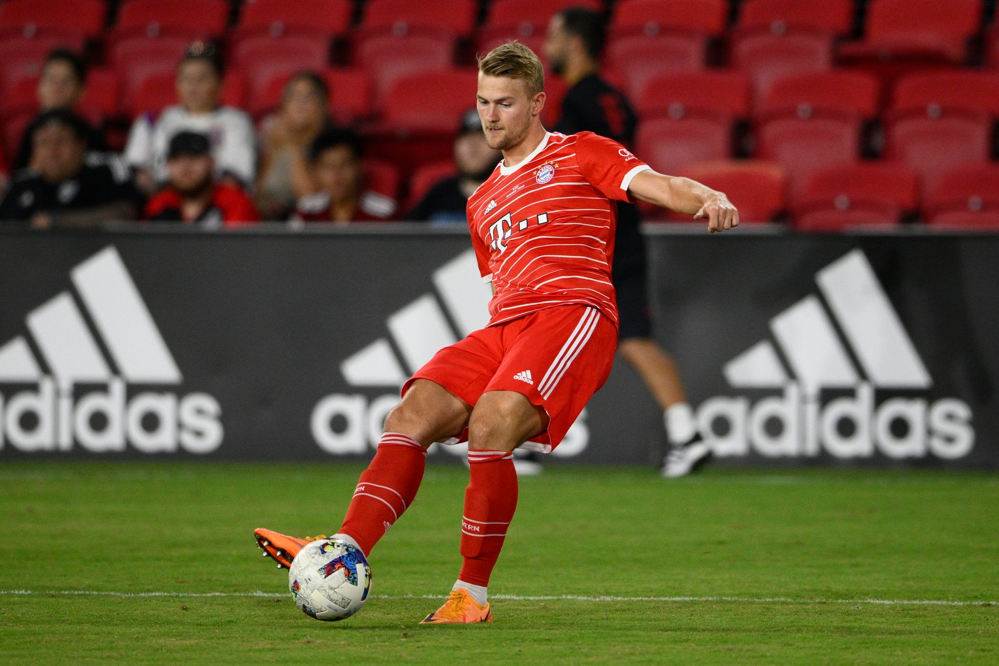 City härterer Test für Bayern – Kimmich lobt Neuzugänge