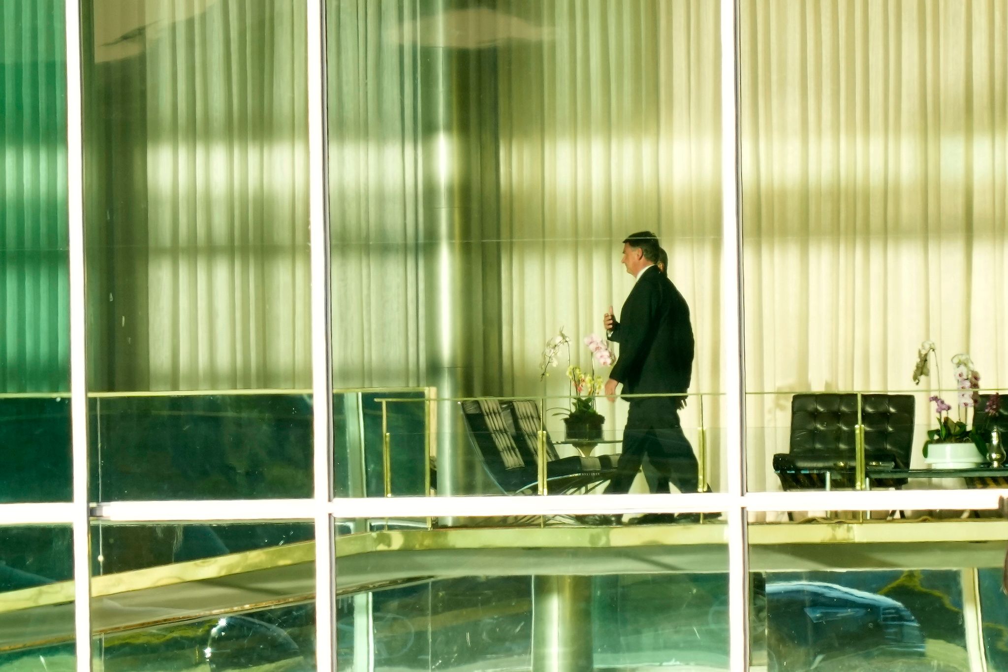 Brasiliens Präsident Bolsonaro sät Zweifel am Wahlsystem