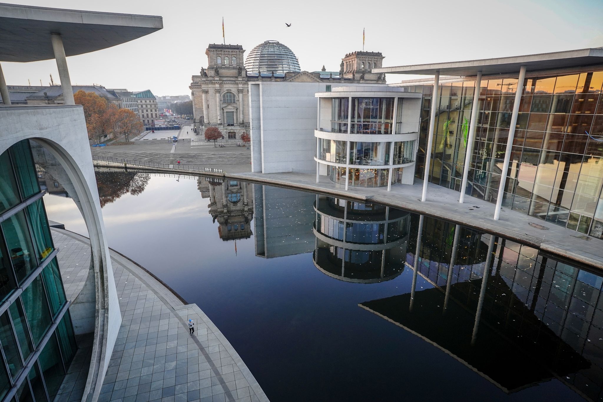 Zwei Monate Parlamentsferien – besser nicht zu weit weg?