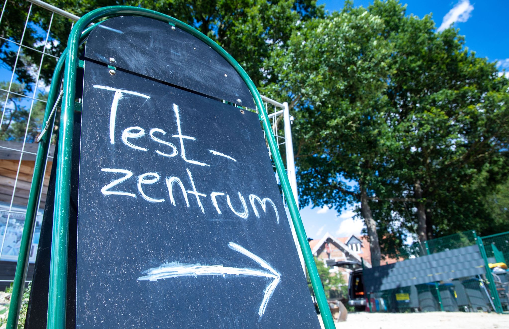 RKI: Inzidenz steigt auf 687,7