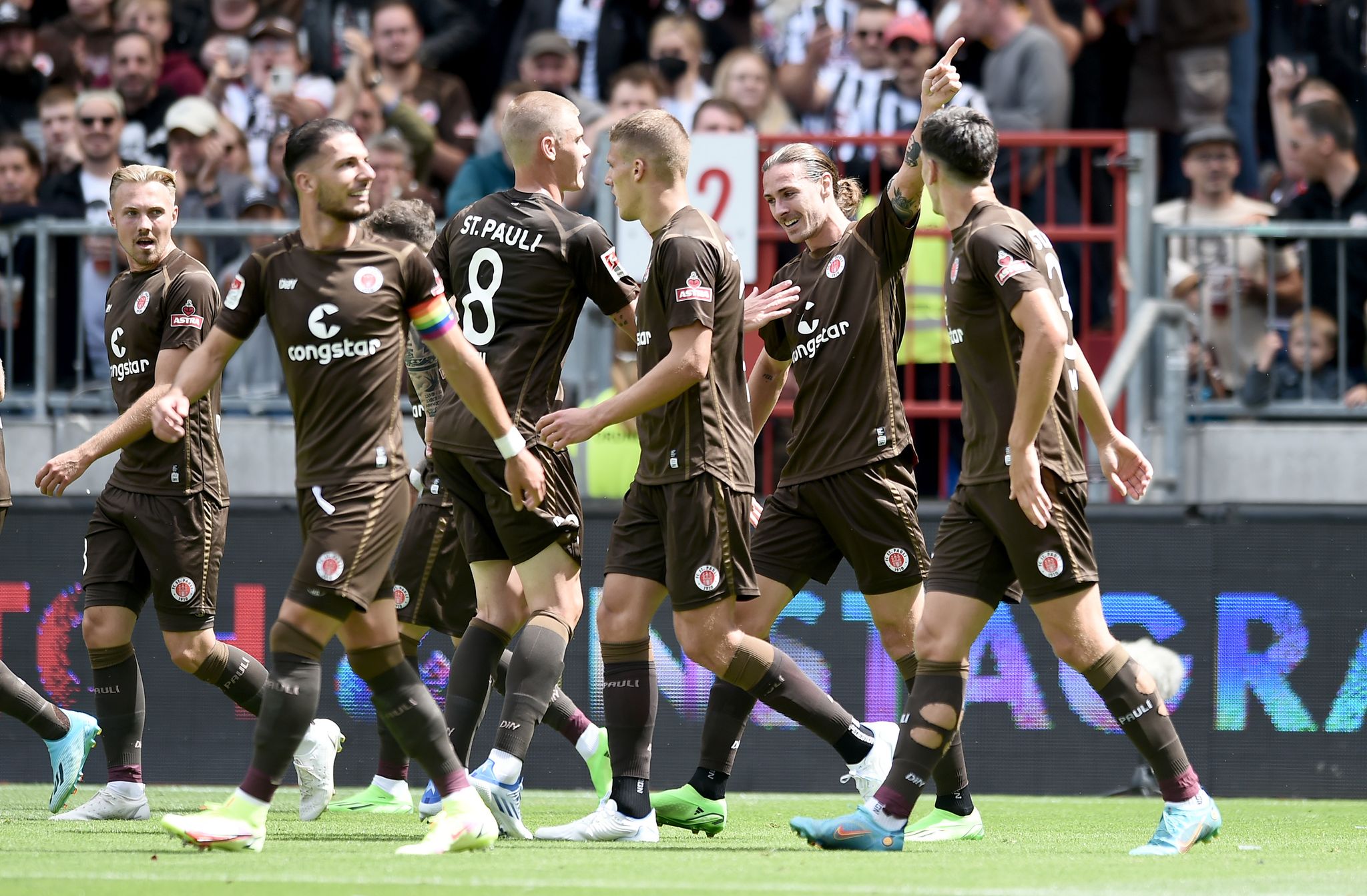 Fehlstart für Bielefeld – perfekter Auftakt für St. Pauli