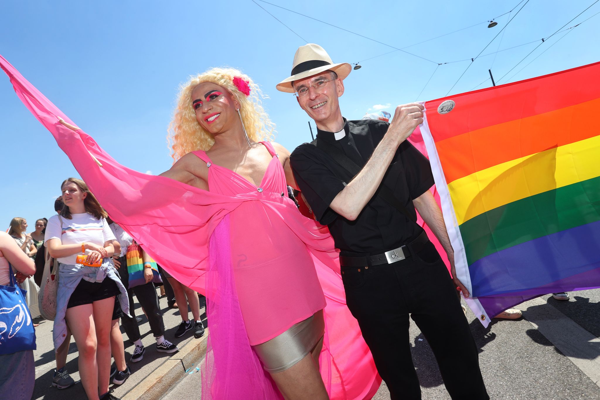 CSD-Paraden in Metropolen: Priester in München dabei
