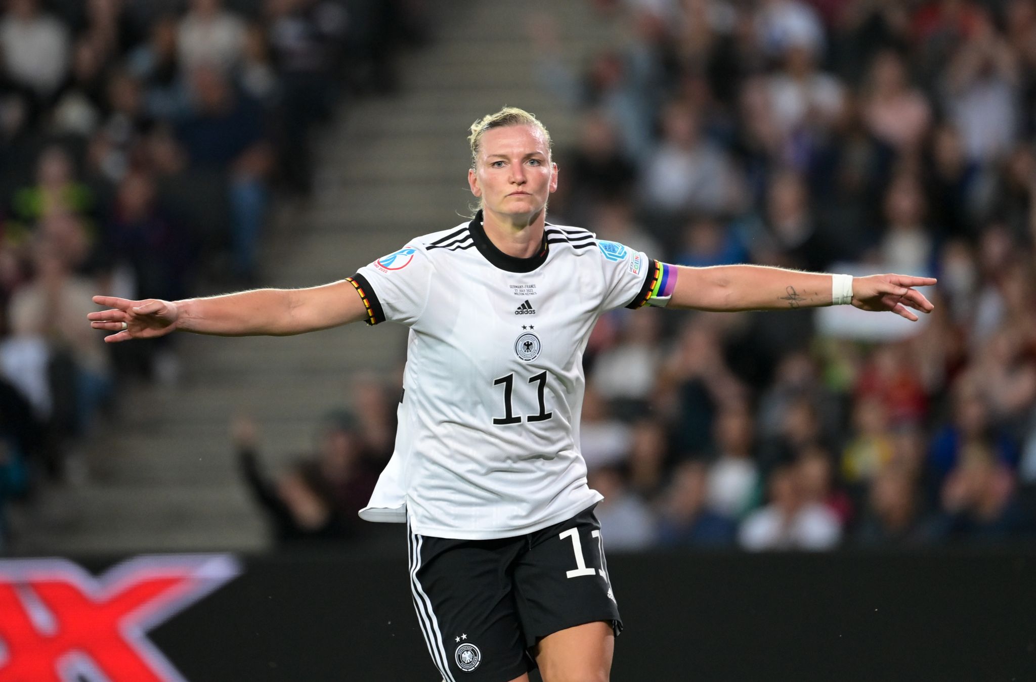 Torjägerin Popp: «Unfassbar glücklich, unglaublich stolz»