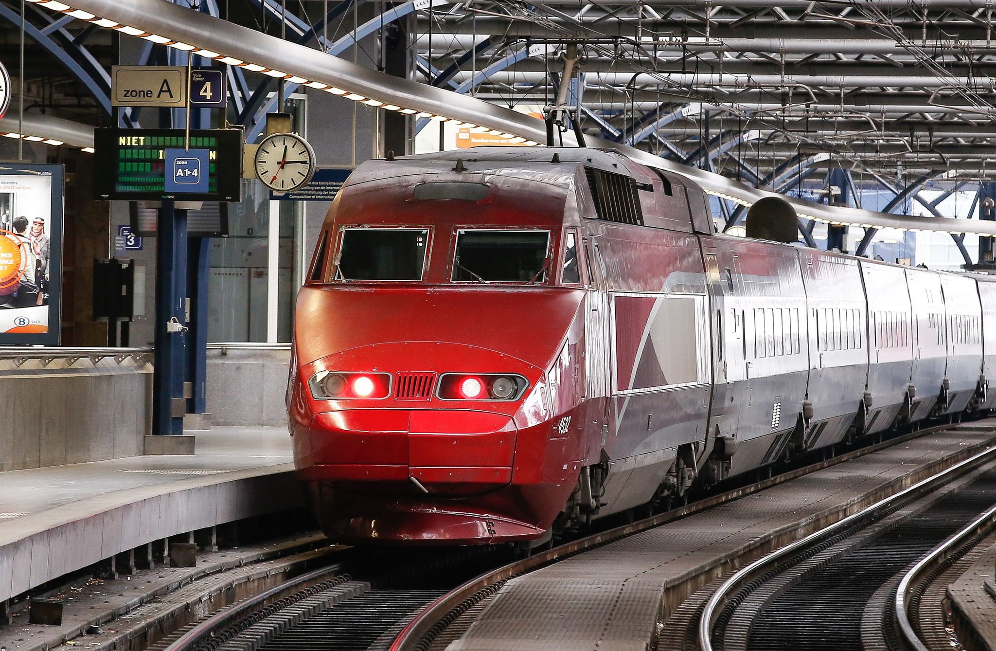 Nach Thalys-Unfall: Hunderte Menschen übernachten im Zug