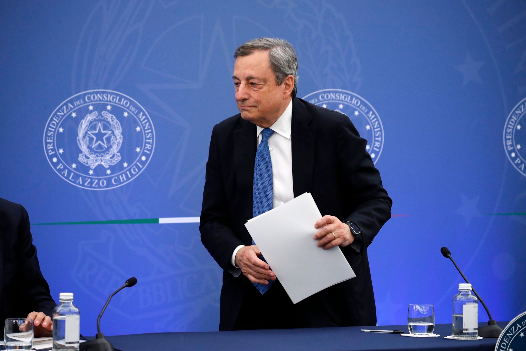 Draghi verpasst Ziel bei Vertrauensvotum