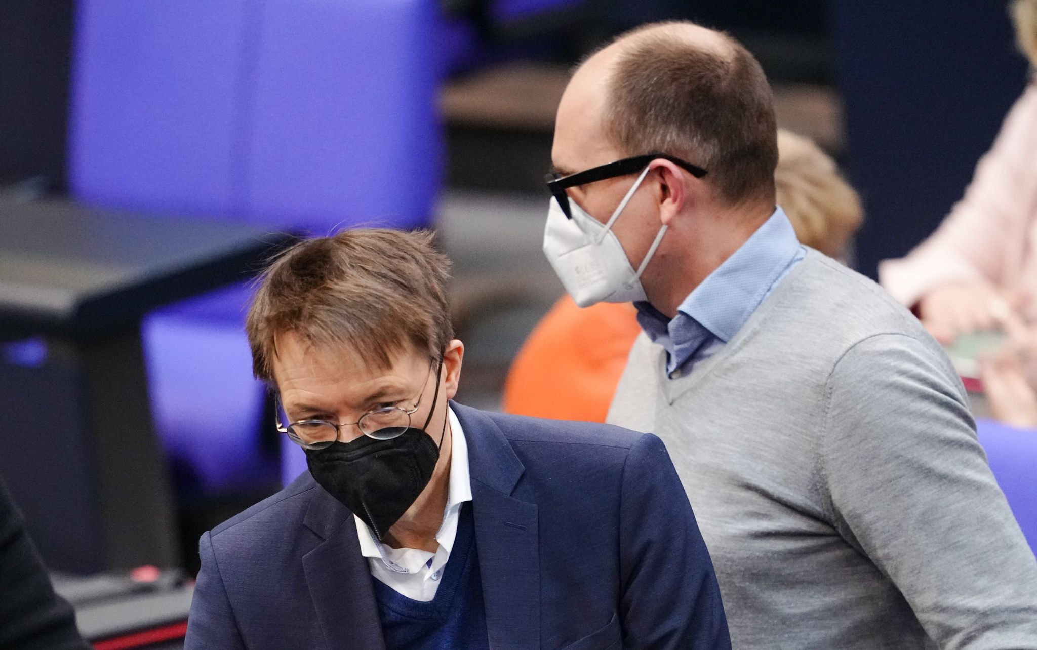 Dahmen fordert zum Maskentragen in Innenräumen auf