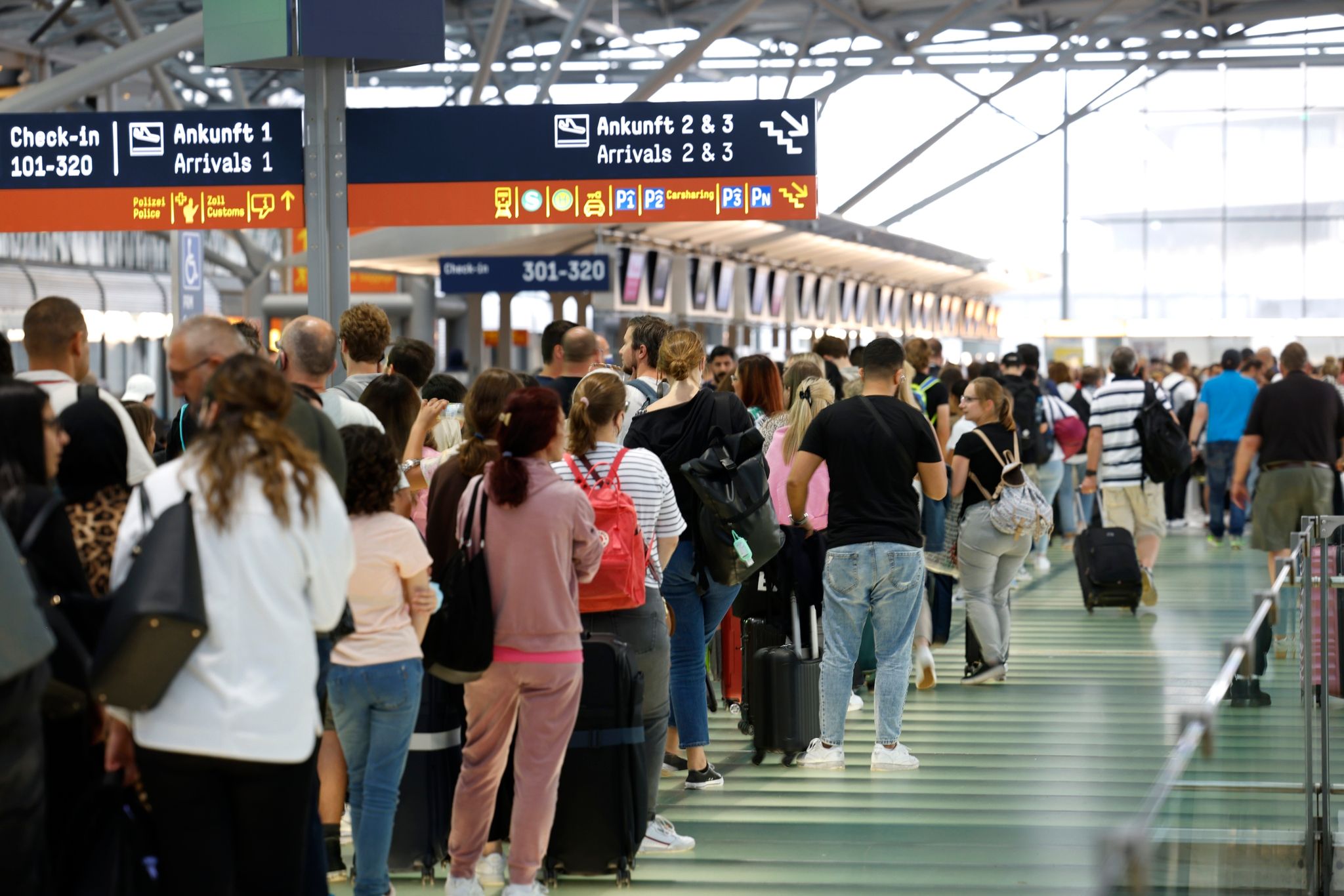 Kritik an Bundesregierung wegen Flugchaos