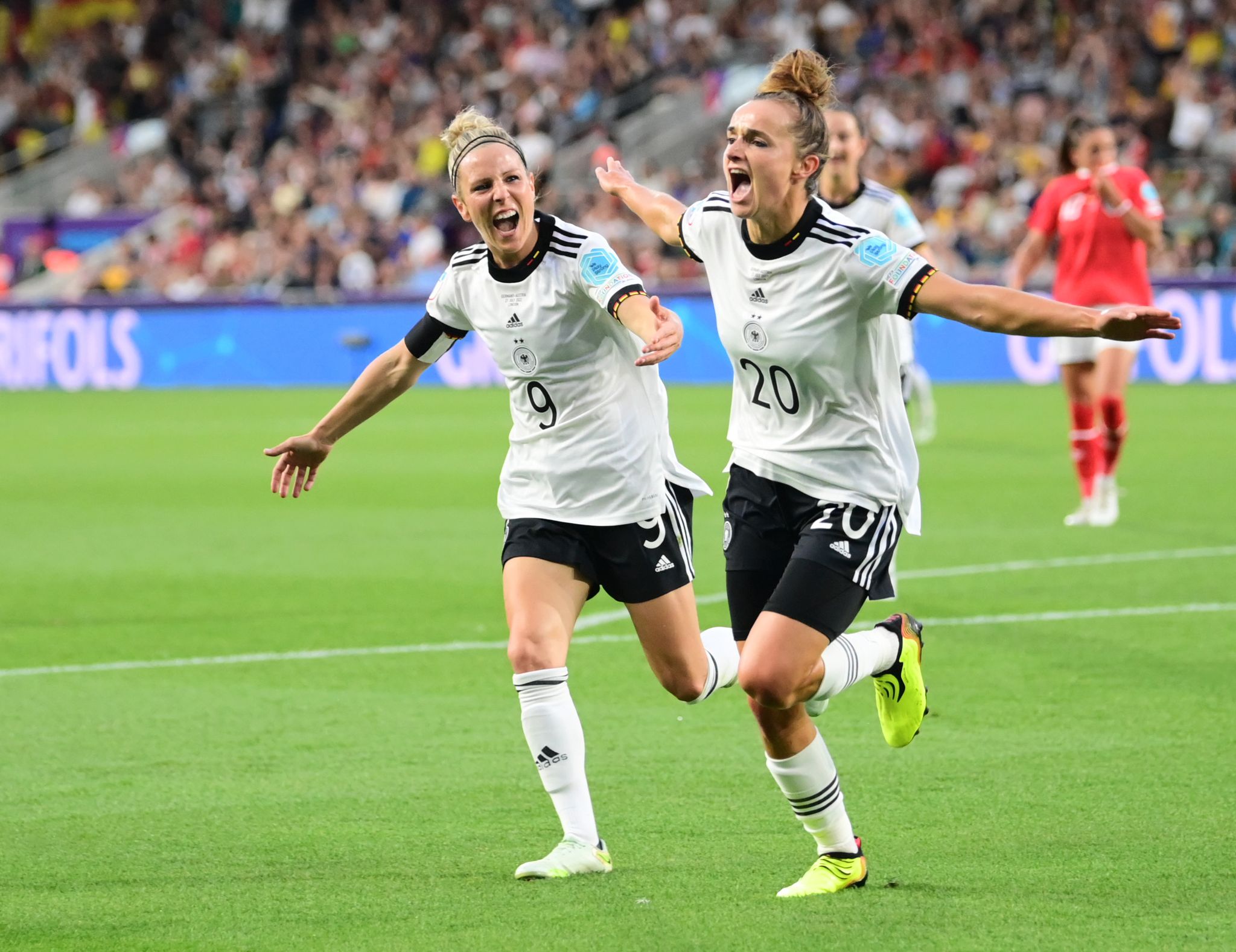 «Riesen-Spiel»: DFB-Frauen ziehen ins Halbfinale ein