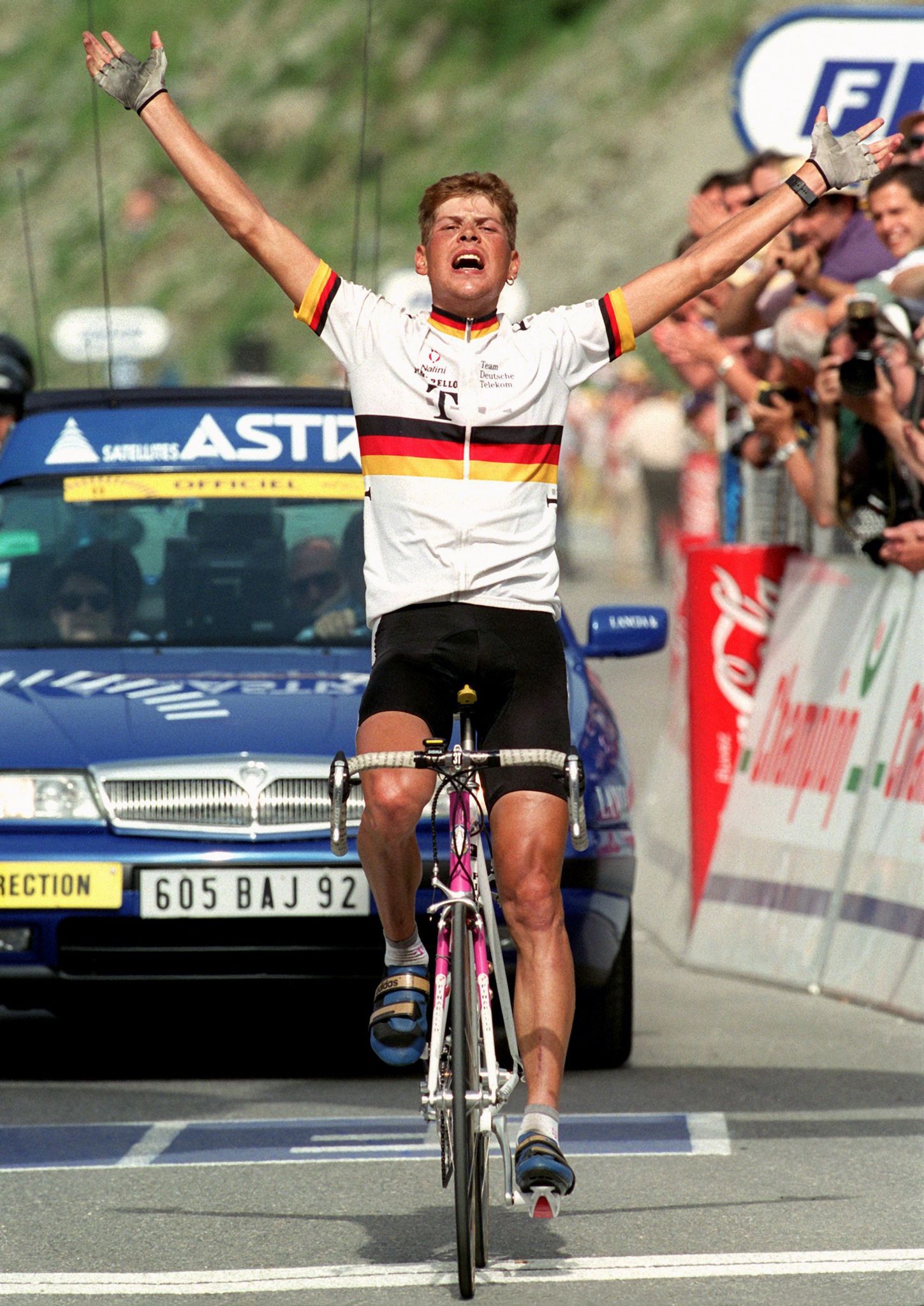 Ein Sommertag 1997 in Andorra: Ullrich stürmt in Gelb