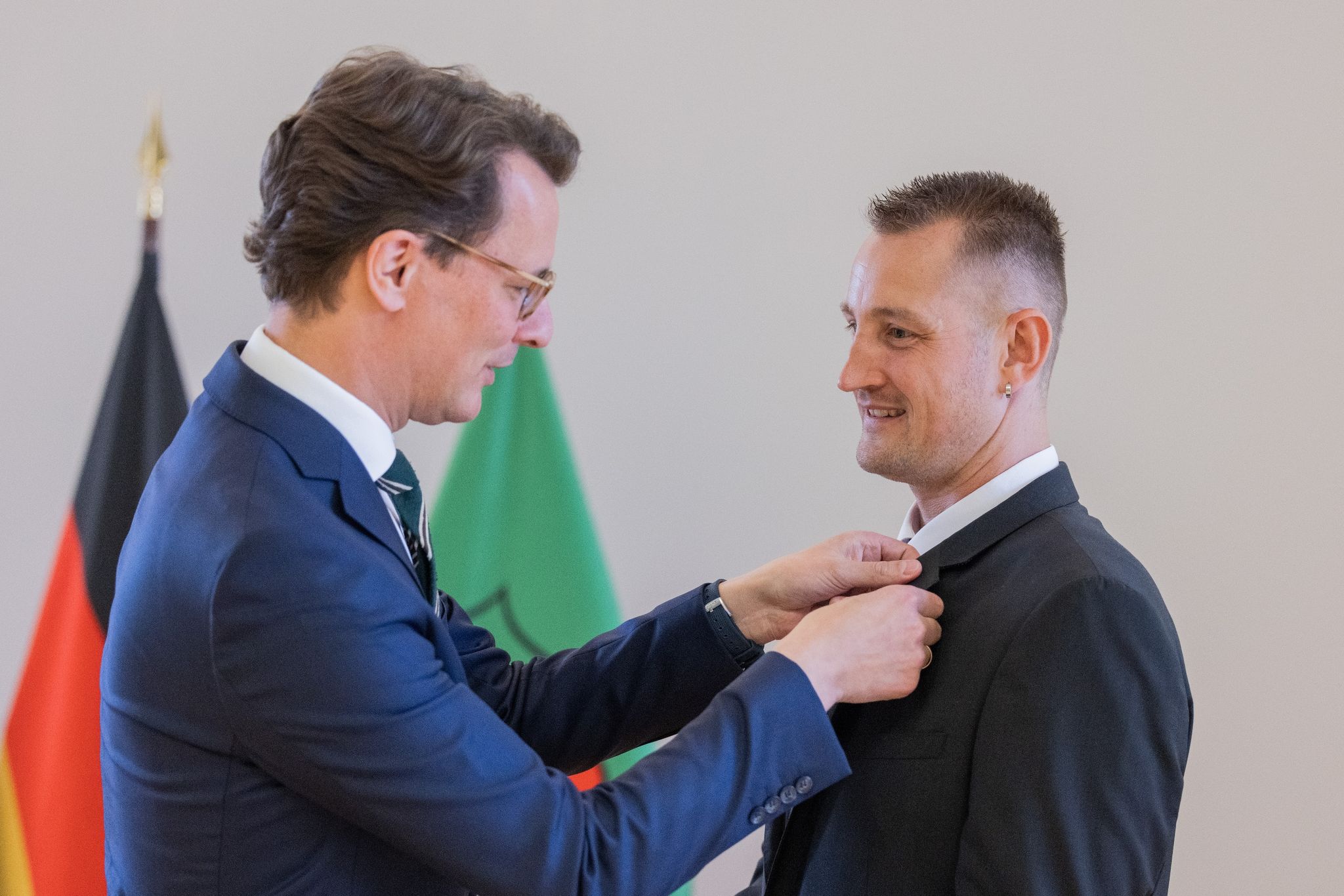 Mädchen aus der Flut gerettet – Ehrung für Dustin Raatz