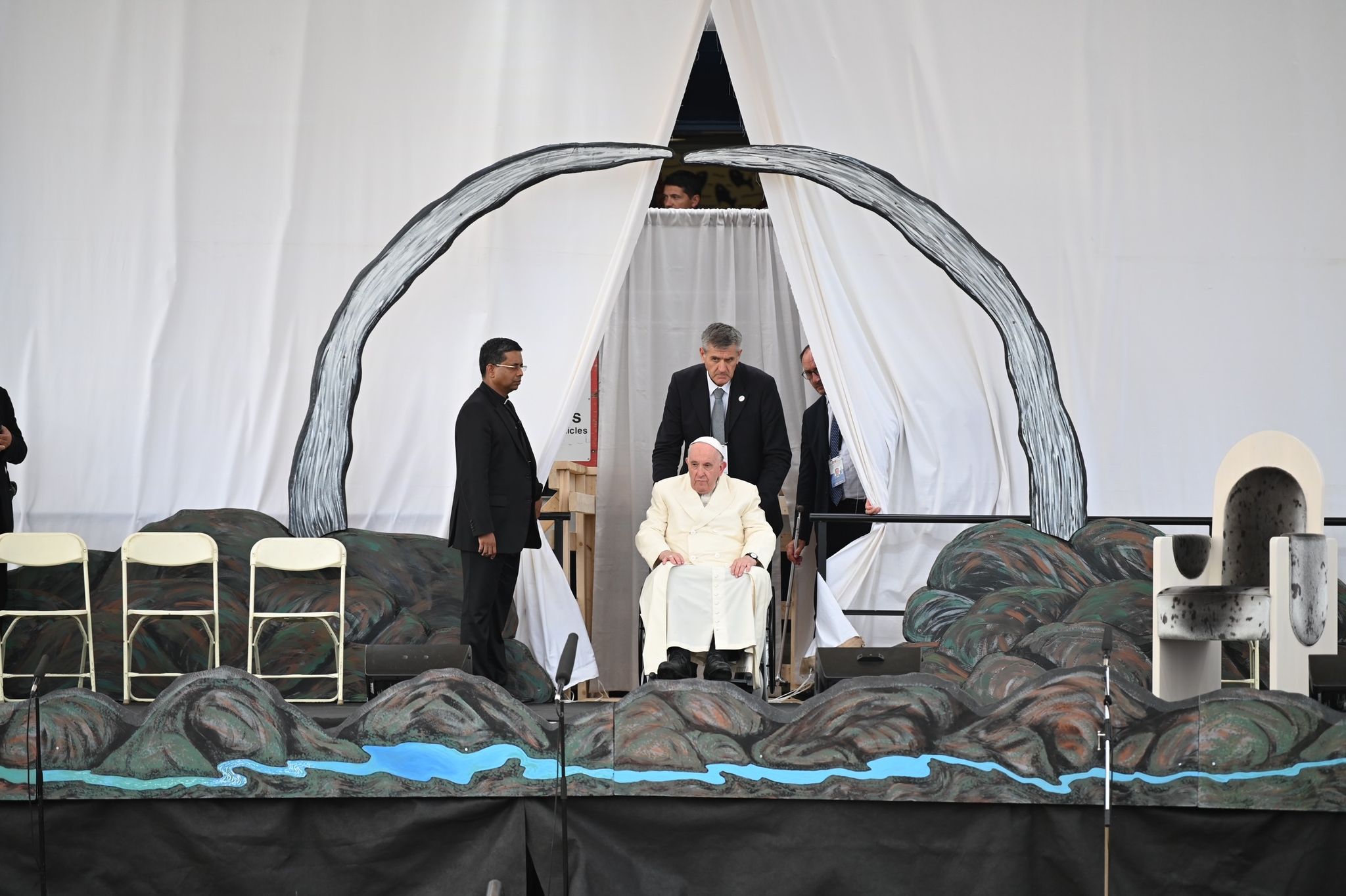 Papst: Umgang mit Indigenen Kanadas ist Genozid