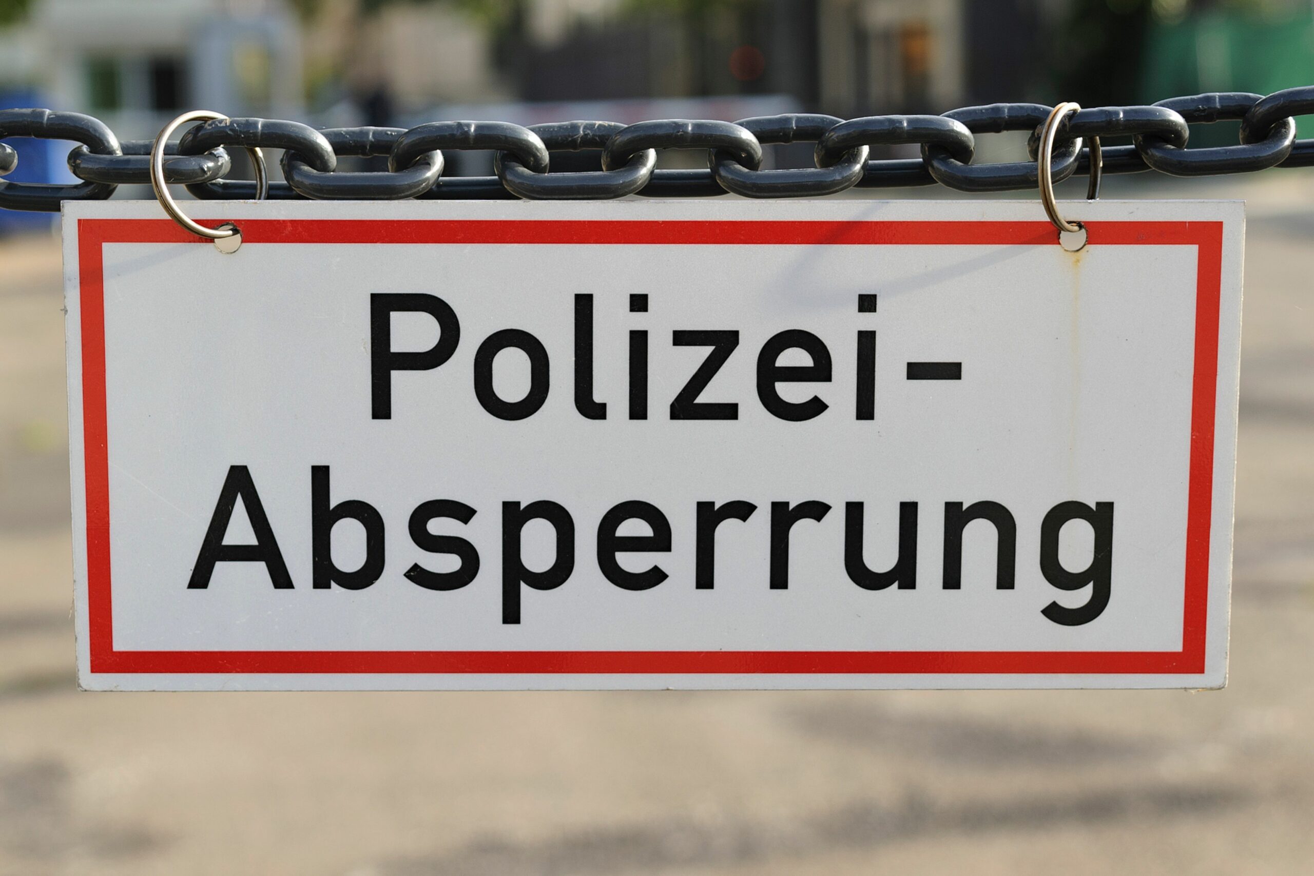 Polizeiabsperrung nach Bombenfund in NRW