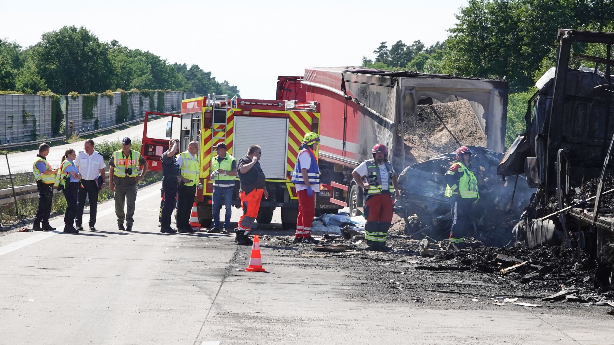 Tote bei Unfall auf Autobahn: Mega-Stau – Vollsperrung in beide Fahrtrichtungen