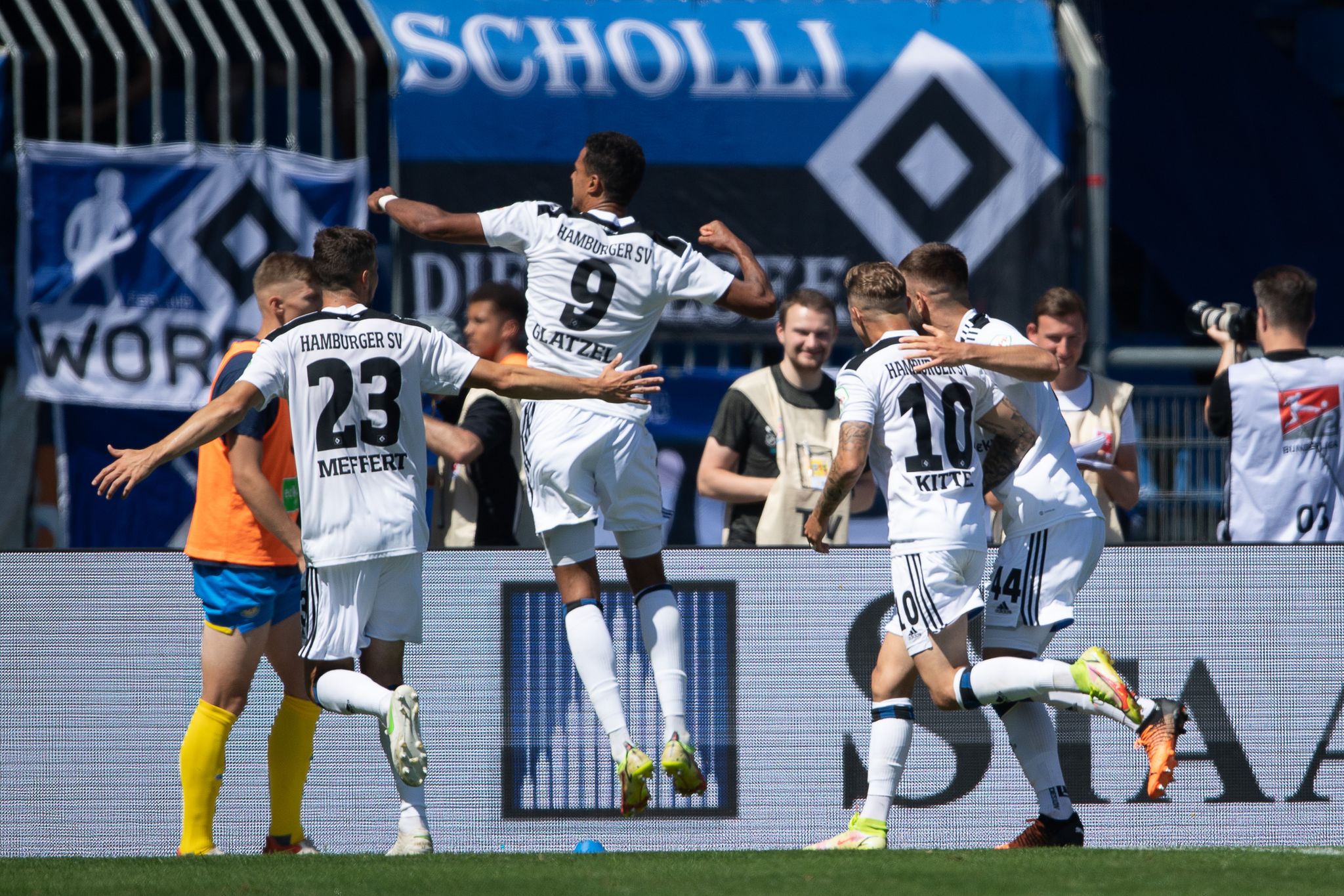 Glatzel beschert HSV Auftaktsieg – Paderborn Spitzenreiter