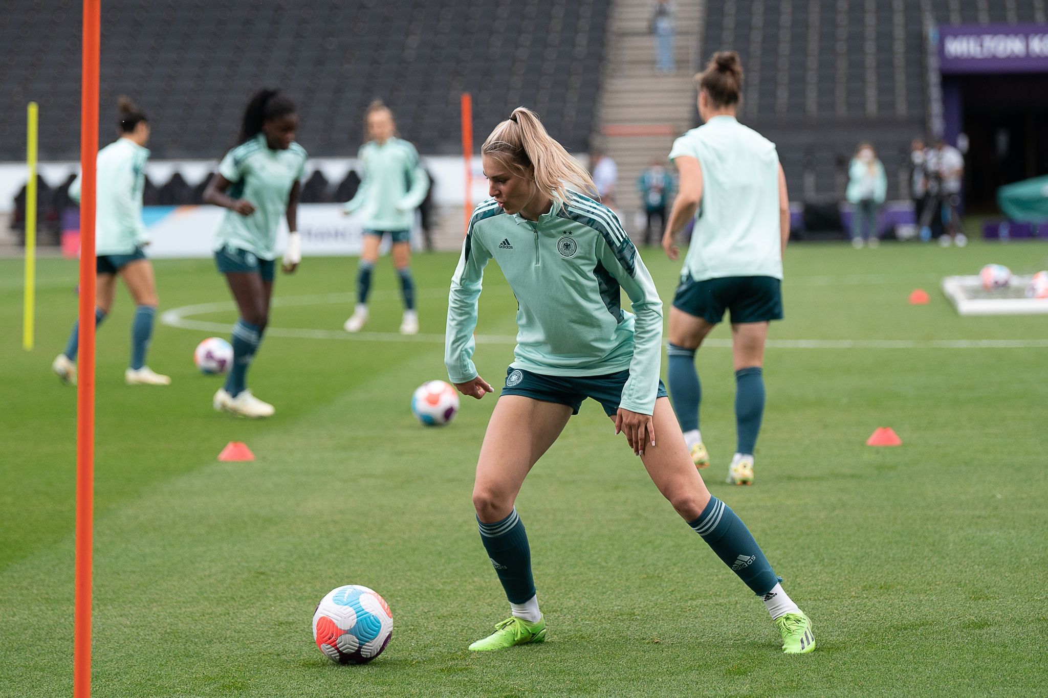 Unmittelbar vor EM-Finale: DFB-Kapitänin Popp fällt aus