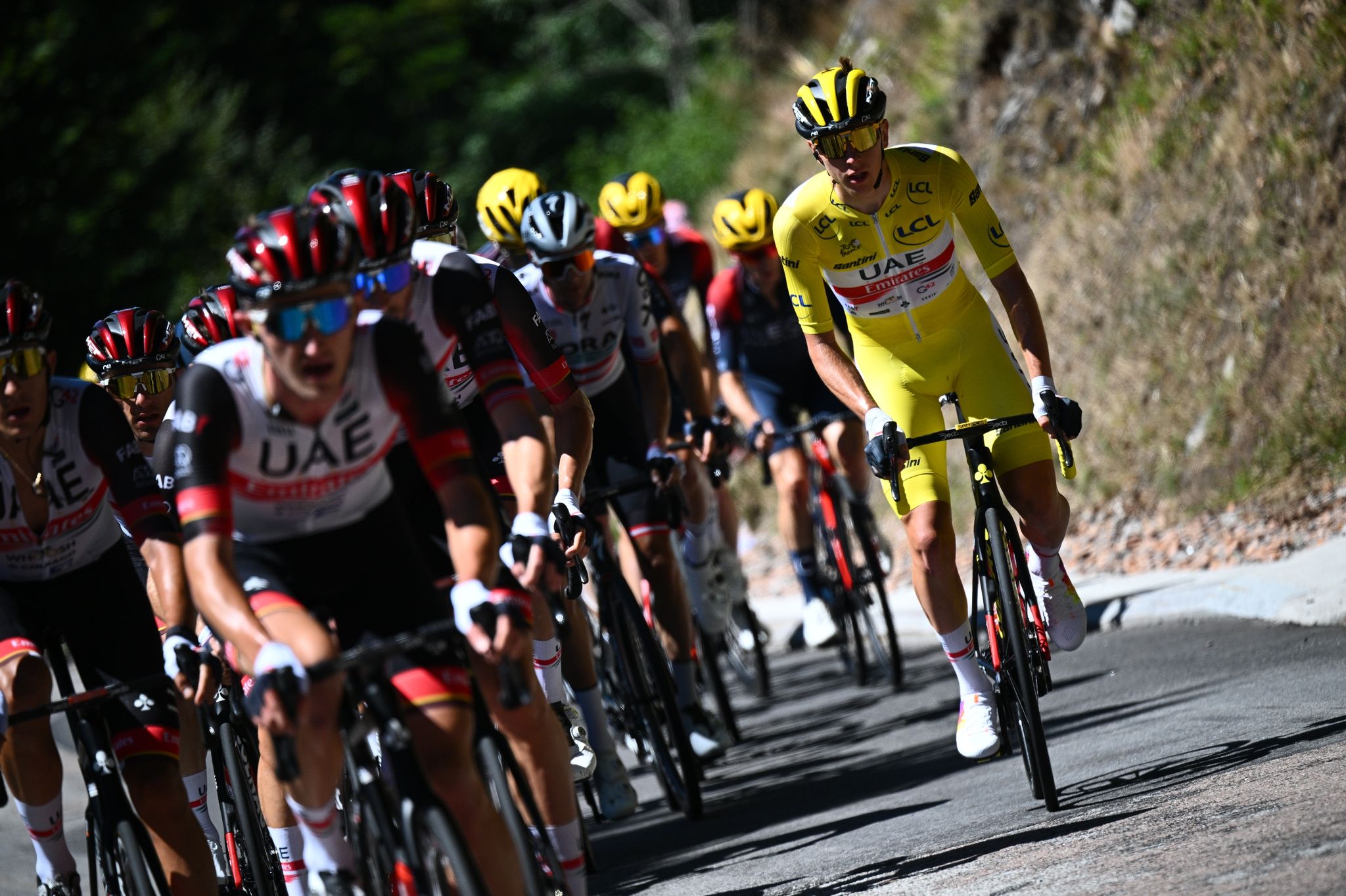 Kämna kurz vor dem Ziel eingeholt, Pogacar siegt