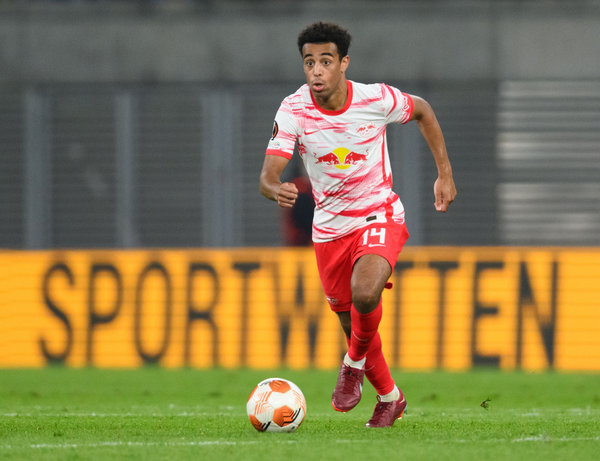 Adams wechselt von RB Leipzig zu Leeds United