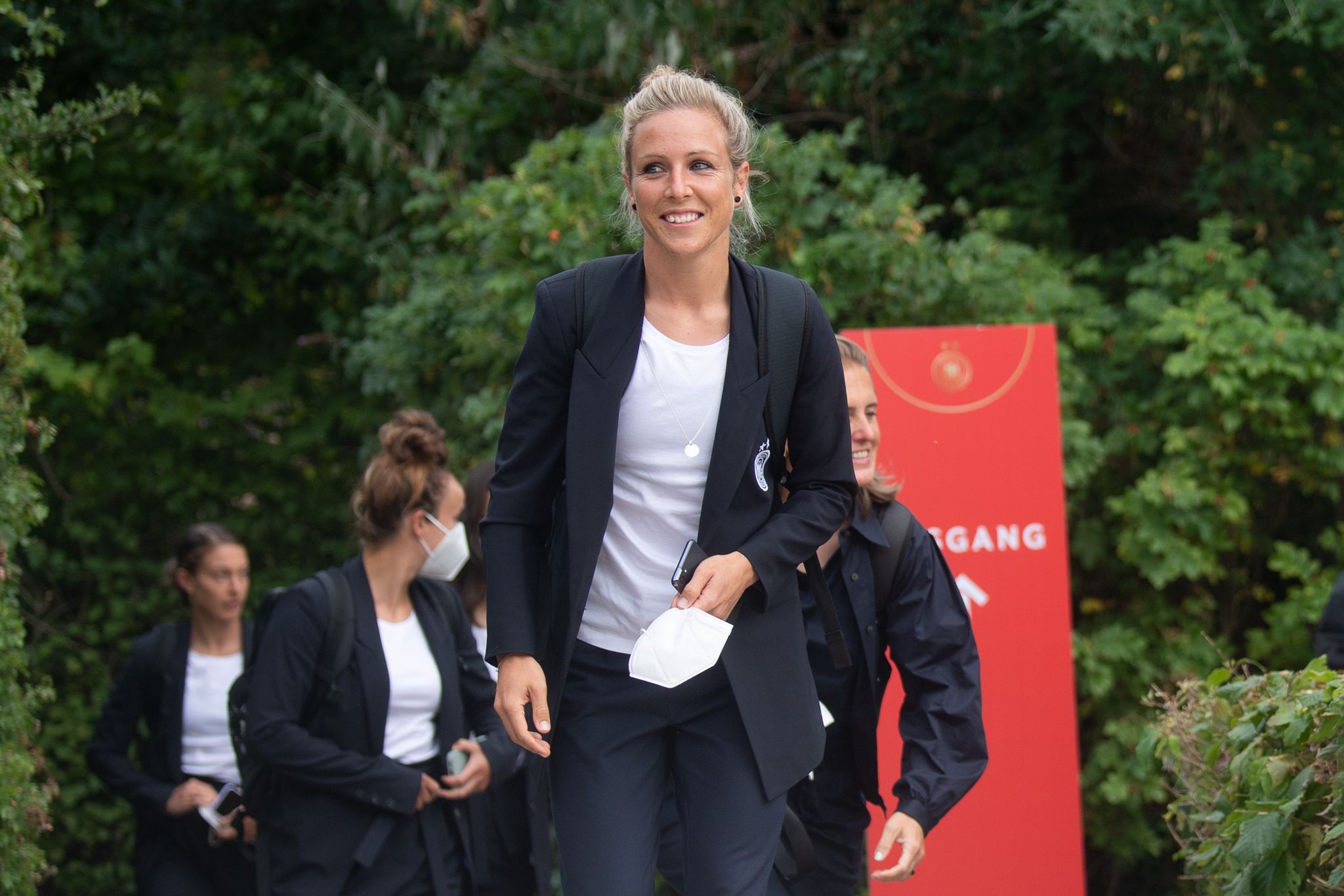 Svenja Huth DFB-Kapitänin zum Auftakt gegen Dänemark