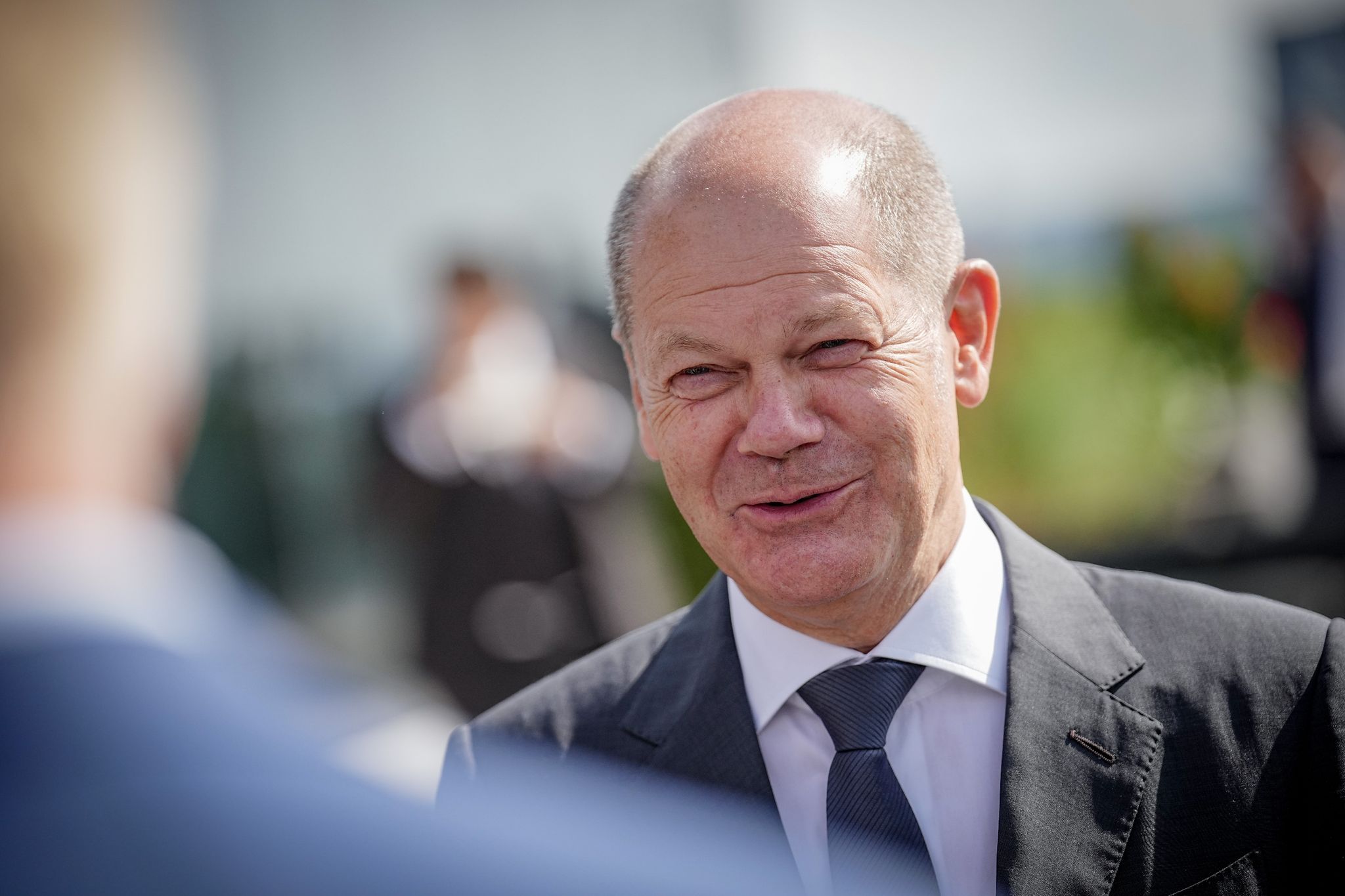 Scholz kündigt weitere Waffenlieferungen an Ukraine an