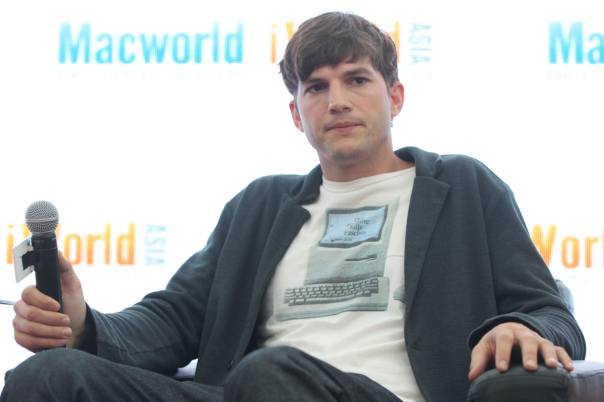 Ashton Kutcher schwer krank: Fast ein Jahr blind und nicht fähig zu gehen!