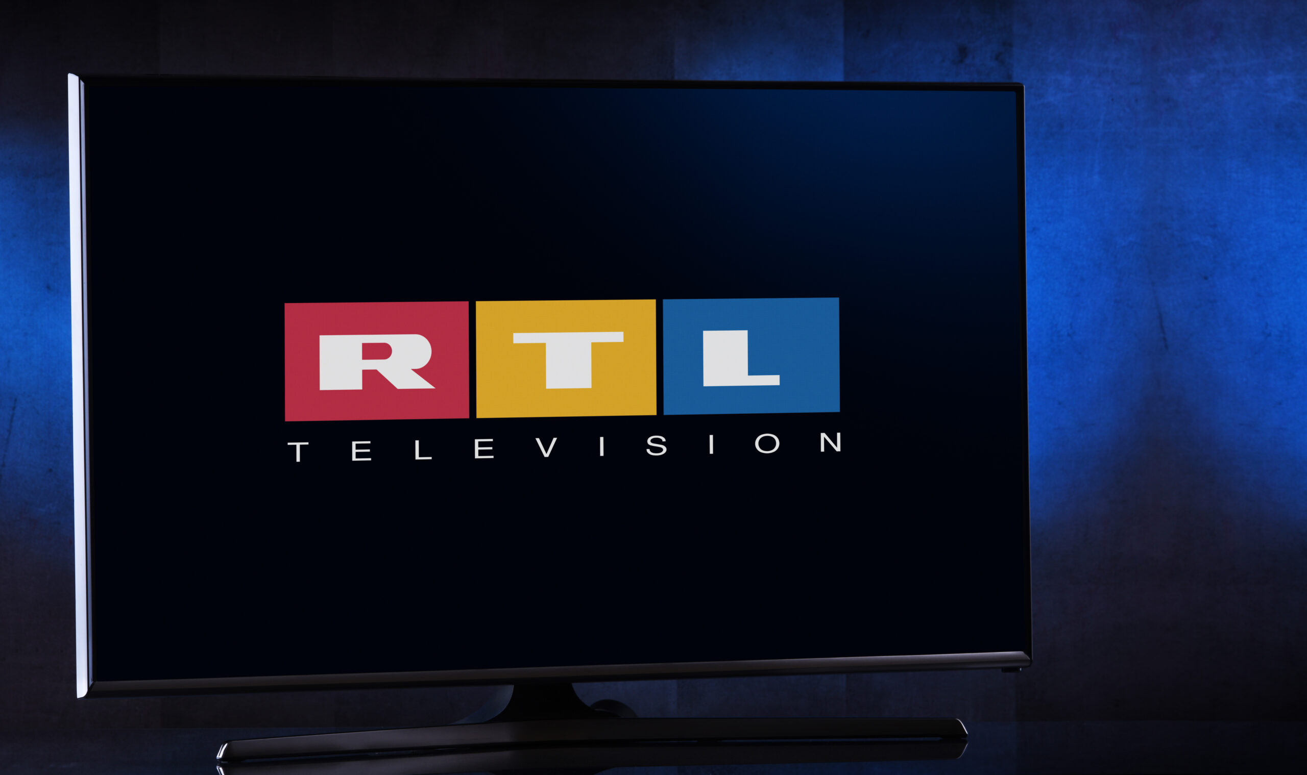 Symbolbild von RTL auf einem Flat-Screen TV
