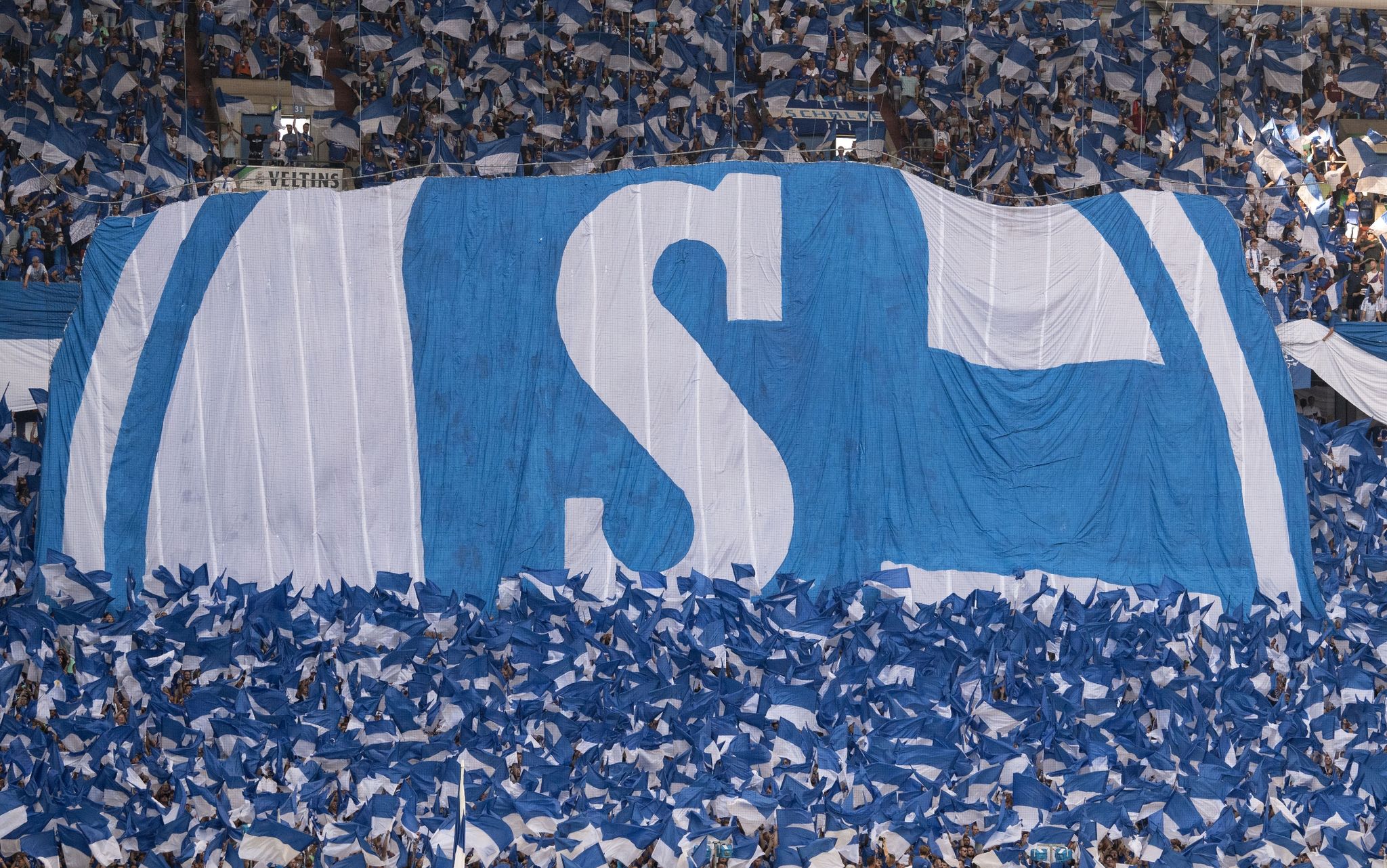 Schalker Fans Faustpfand in schwieriger Mission