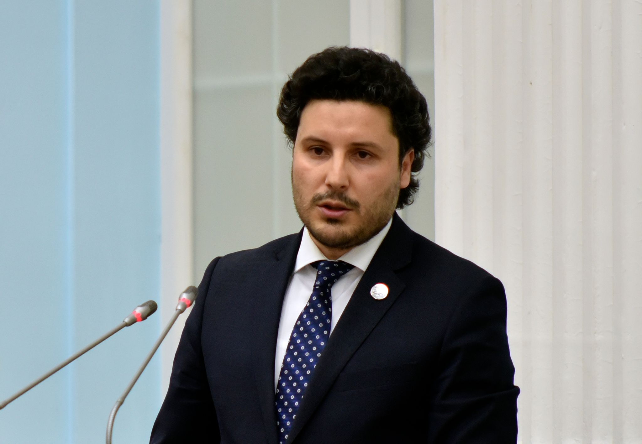 Montenegros Regierung von Parlament gestürzt