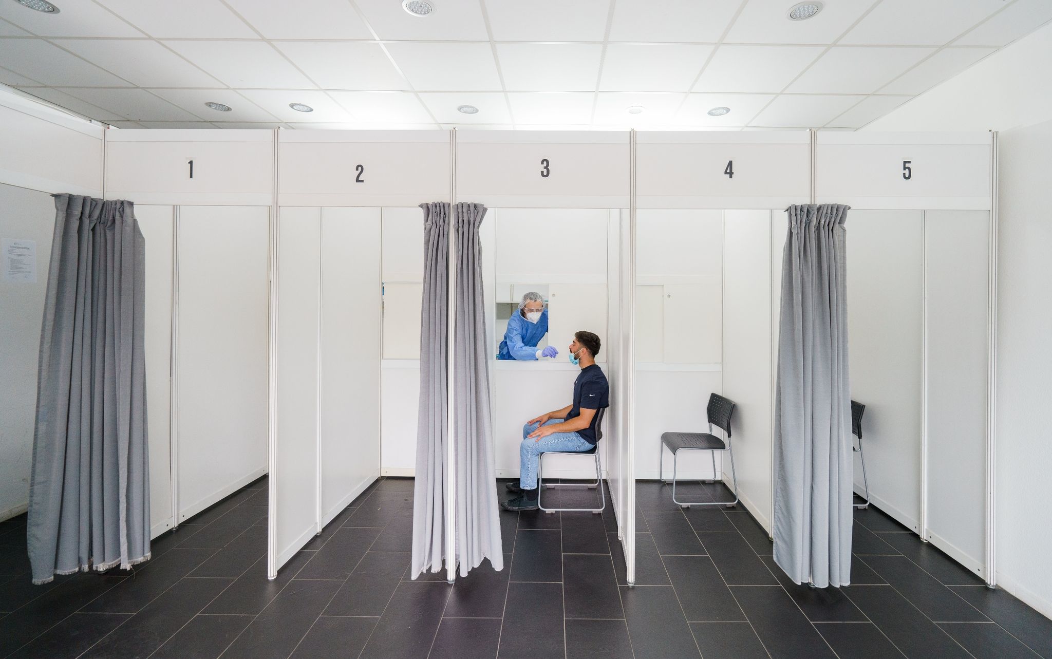 RKI: Corona-Zahlen gesunken – Infektionsgefahr weiter hoch