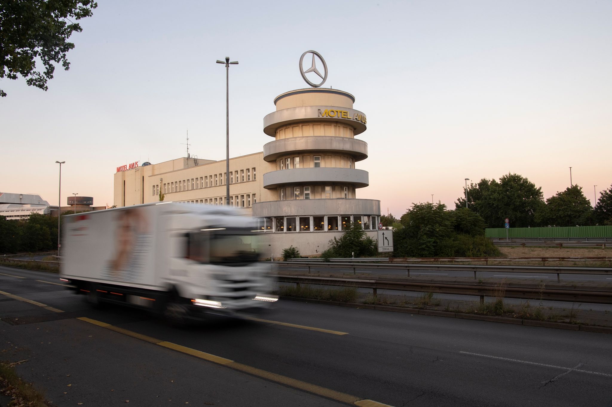 Grunewald-Brand: Autobahn wieder offen, Wald noch gesperrt