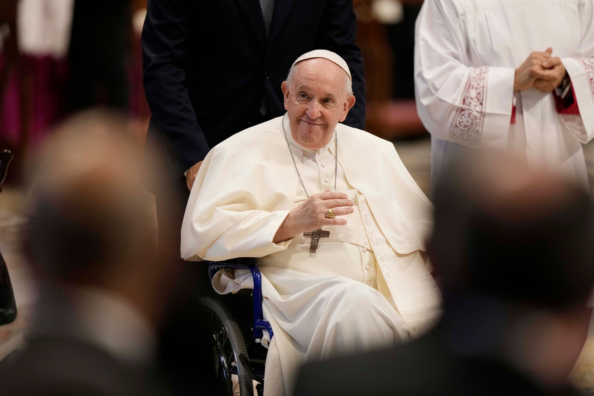 Papst beruft neue Kardinäle – Kurzbesuch in L’Aquila